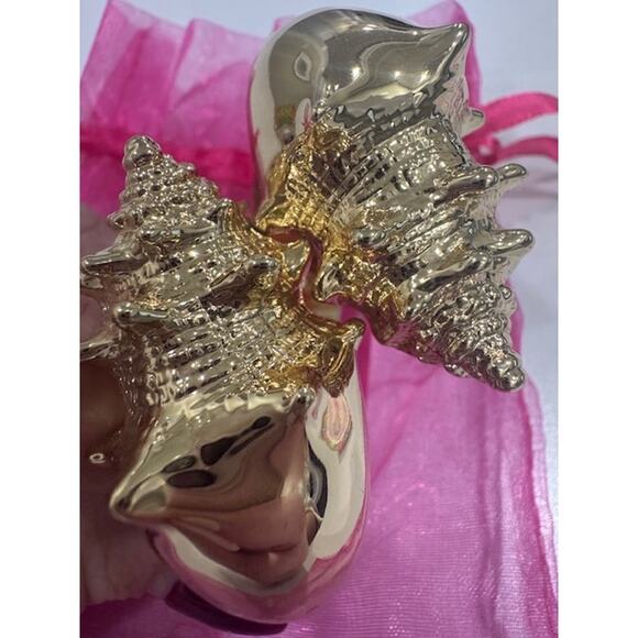 Lilly Pulitzer Gold Conch Shell Bracelet - Picture 4 of 4